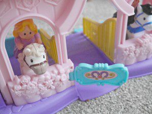 Disney princess klip klop stable