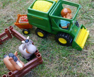 Tomy John Deere tractor playset review