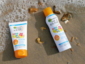 Ambre Solaire suncream for children - anti sand spray