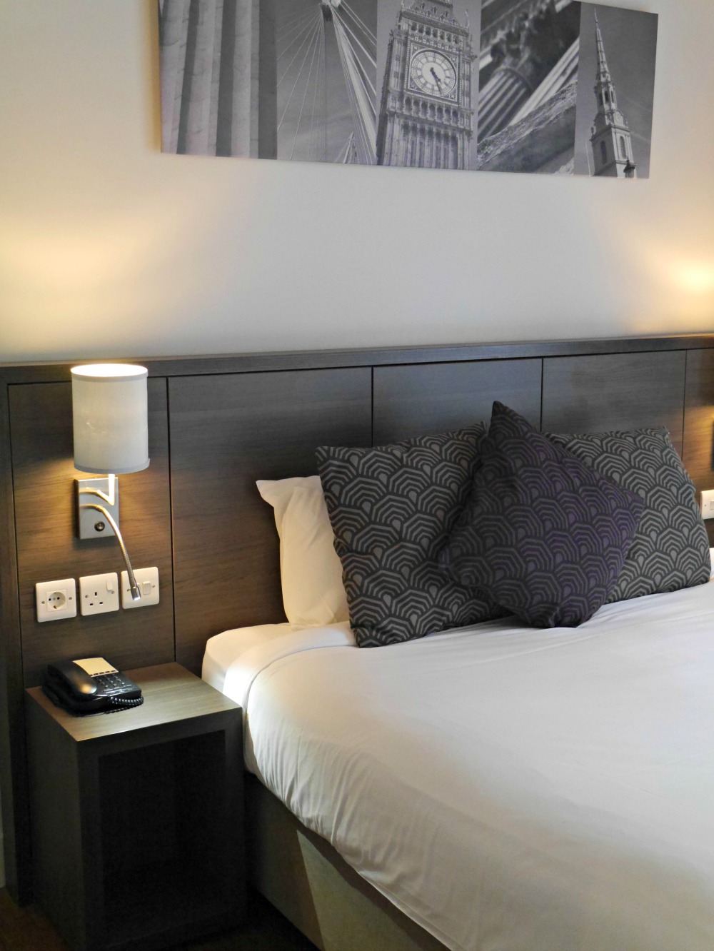 Bedroom at the Citadine Trafalgar Square, hotel in London