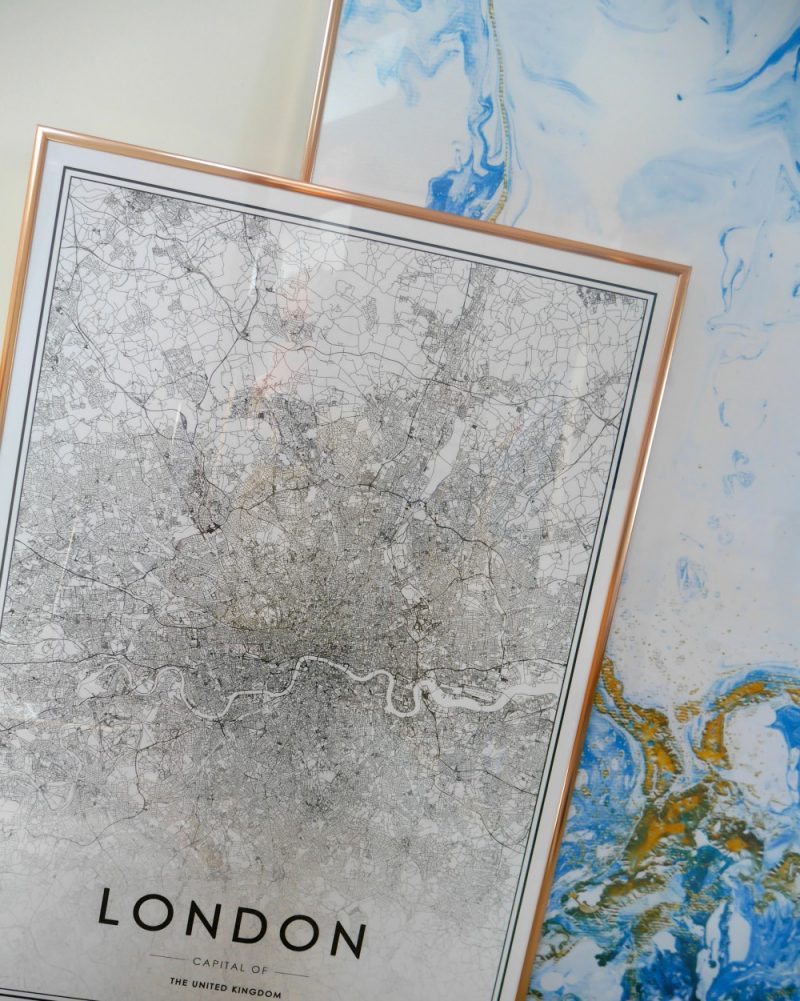 London map and prints from Desenio