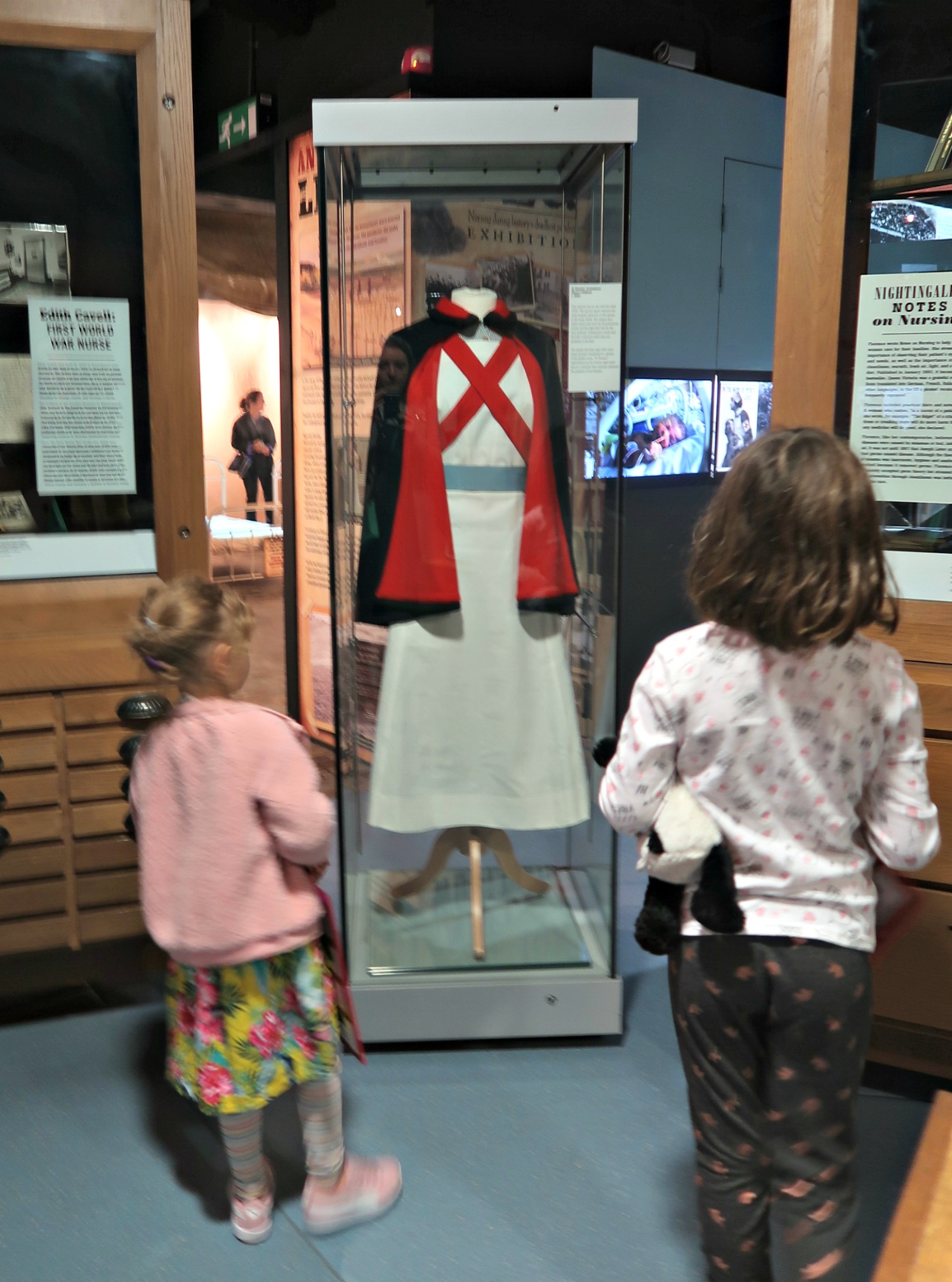 Florence-Nightingale-museum-nurses-outfit