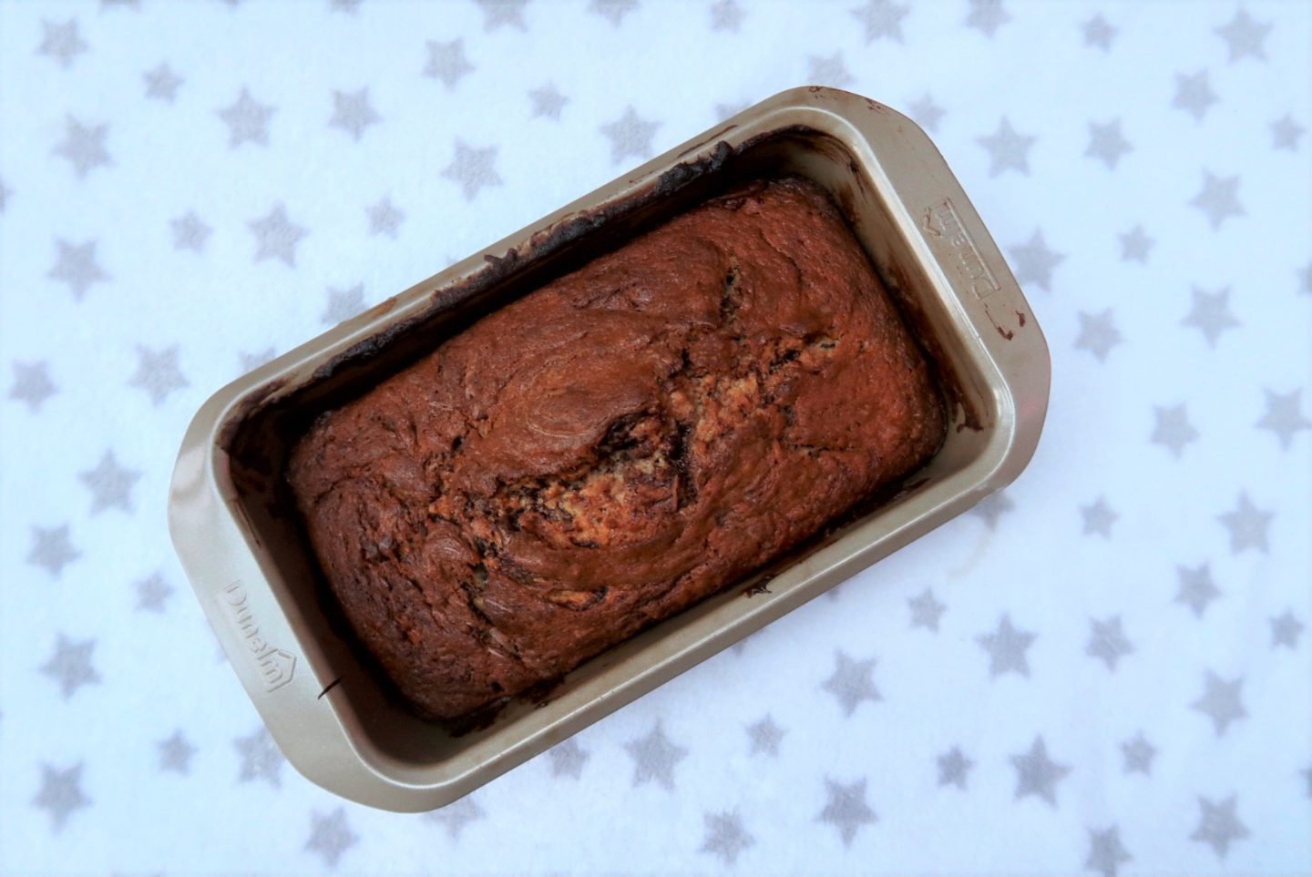 Baked easy banana cake with chocolate spread