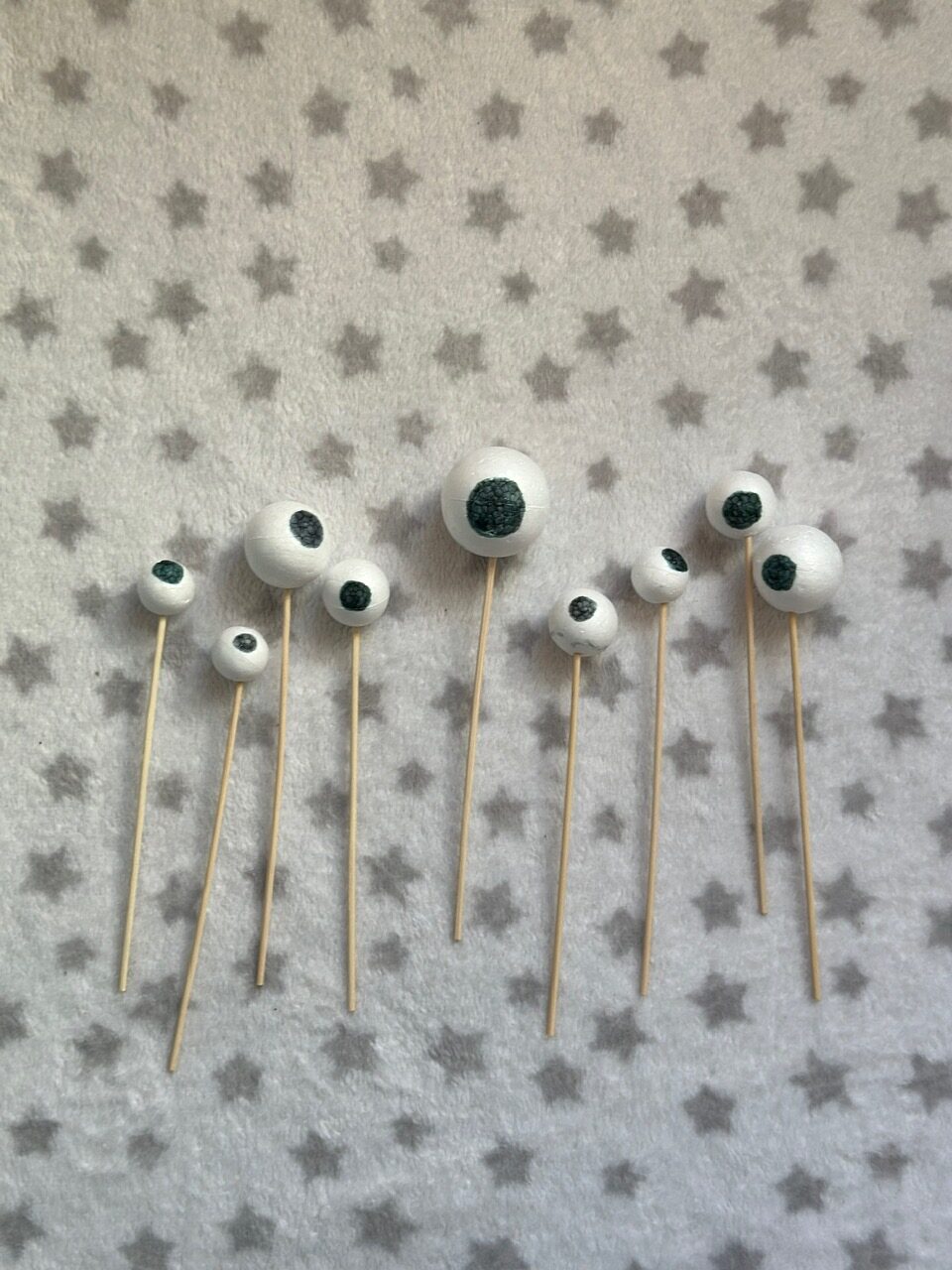 how to make googly eyes for your plants